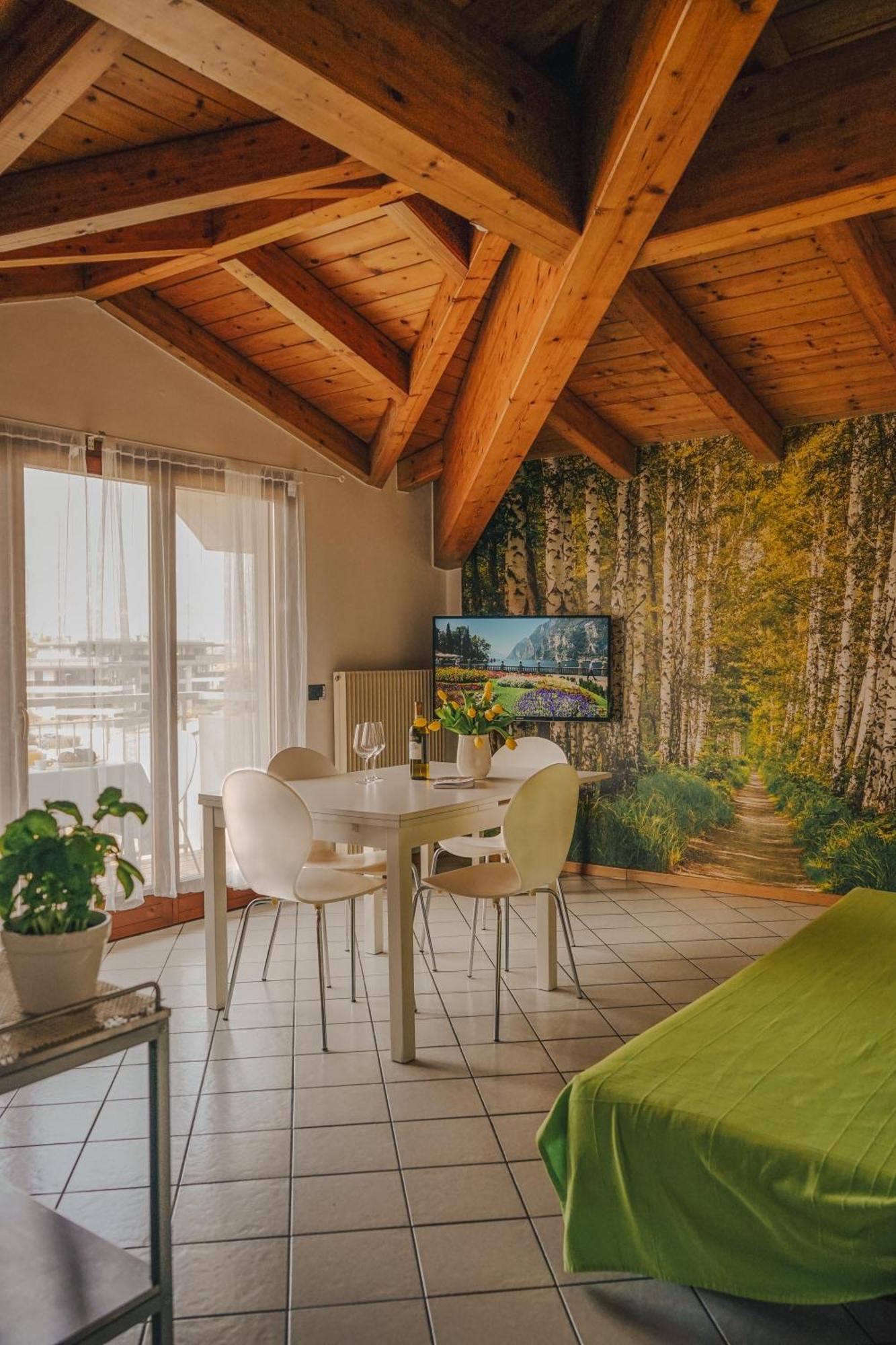 Appartamento Betulla - Peaceful & Happy Stay Riva del Garda Exteriör bild